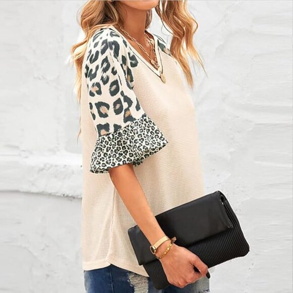 Leopard Ruffle Sleeve - Picture 2 of 3